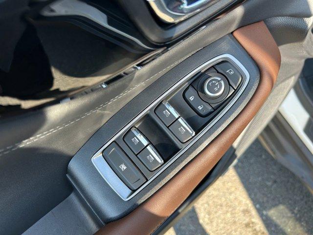 Photo of 2025 Crystal White Pearl Subaru Outback
