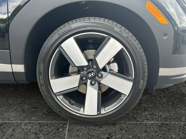 Photo of 2025 Phantom Black Hyundai SANTA FE HEV