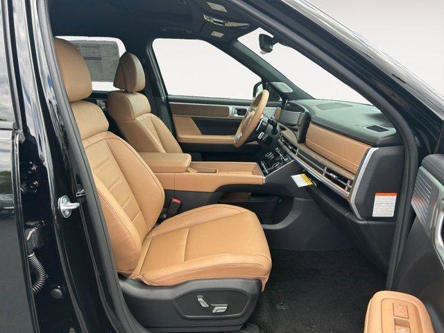 Photo of 2025 Phantom Black Hyundai SANTA FE HEV
