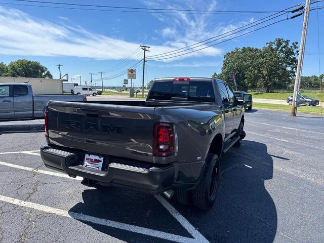 Photo of 2025 Granite Crystal Metallic RAM 3500