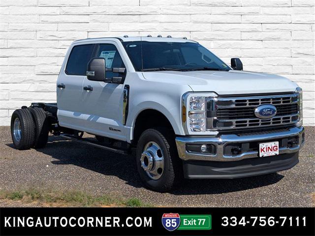 Photo of 2025 Oxford White Ford F-350