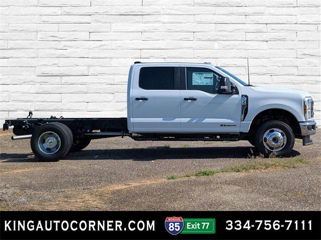 Photo of 2025 Oxford White Ford F-350