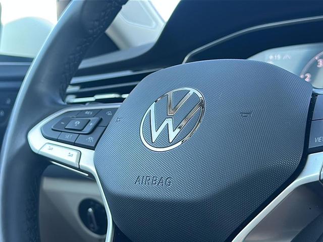 Photo of 2025 White Volkswagen Jetta