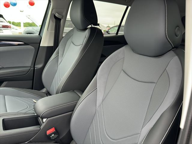 Photo of 2025 Gray Volkswagen Tiguan