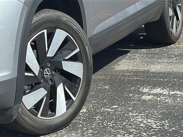 Photo of 2024 Silver Volkswagen Atlas Cross Sport