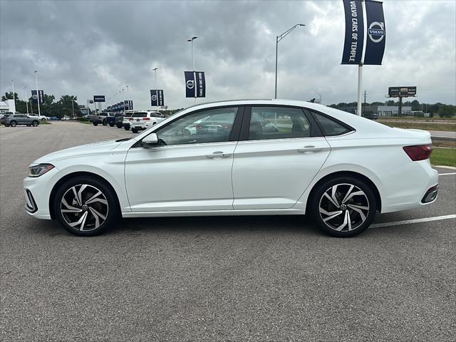 Photo of 2025 White Volkswagen Jetta