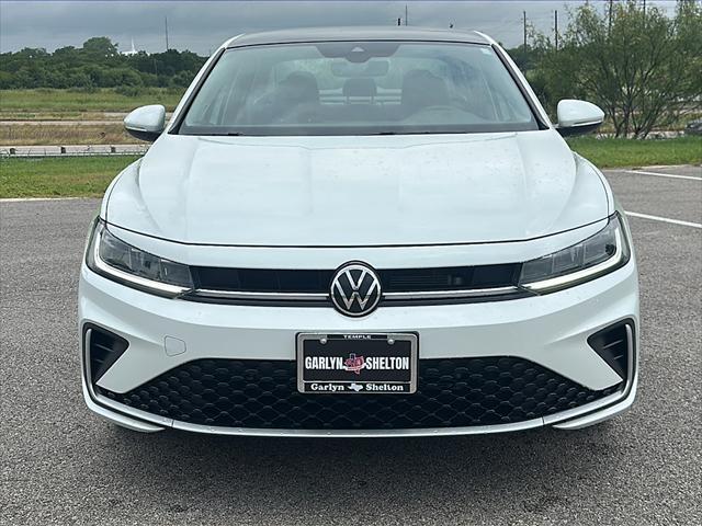 Photo of 2025 White Volkswagen Jetta