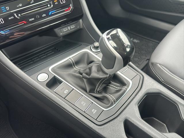 Photo of 2025 White Volkswagen Jetta
