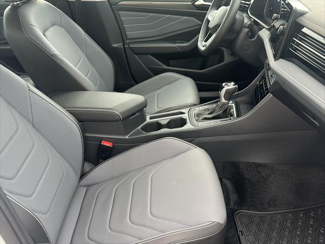 Photo of 2025 White Volkswagen Jetta