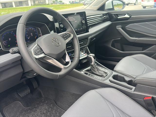Photo of 2025 White Volkswagen Jetta