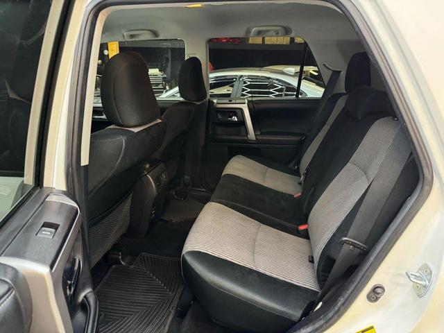 Photo of 2015 Super White Toyota 4Runner