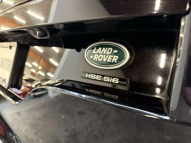 Photo of 2017 Black Land Rover Discovery