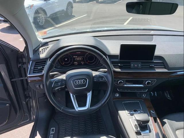 Photo of 2020 Gray Audi Q5