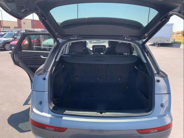 Photo of 2020 Gray Audi Q5