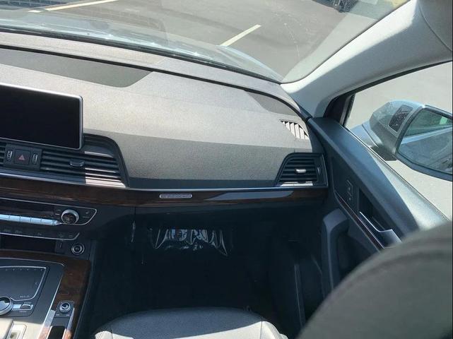 Photo of 2020 Gray Audi Q5