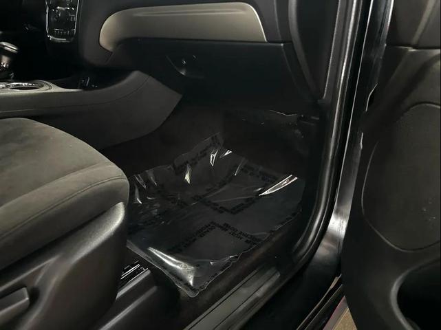 Photo of 2018 DB Black Clearcoat Dodge Durango