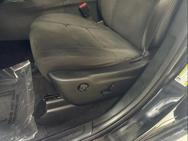 Photo of 2018 DB Black Clearcoat Dodge Durango