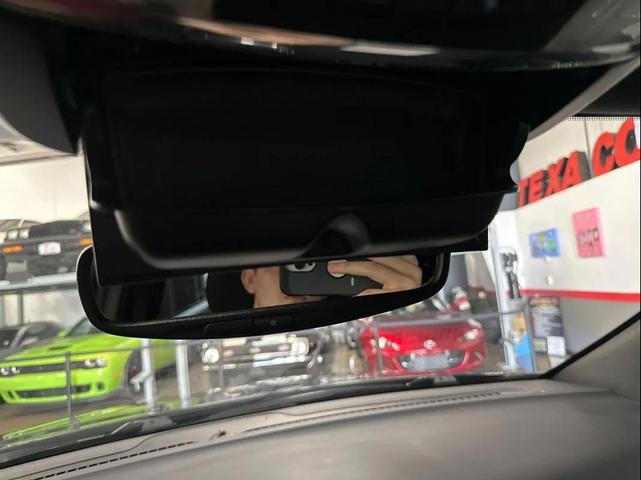 Photo of 2018 DB Black Clearcoat Dodge Durango