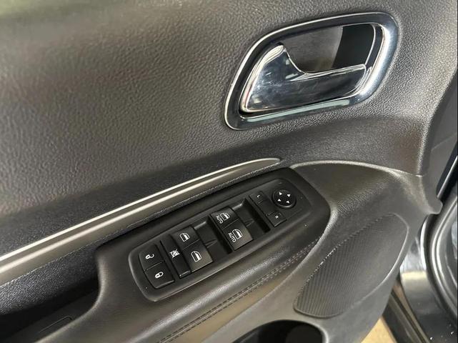 Photo of 2018 DB Black Clearcoat Dodge Durango