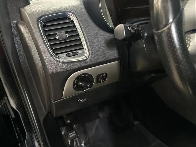 Photo of 2018 DB Black Clearcoat Dodge Durango
