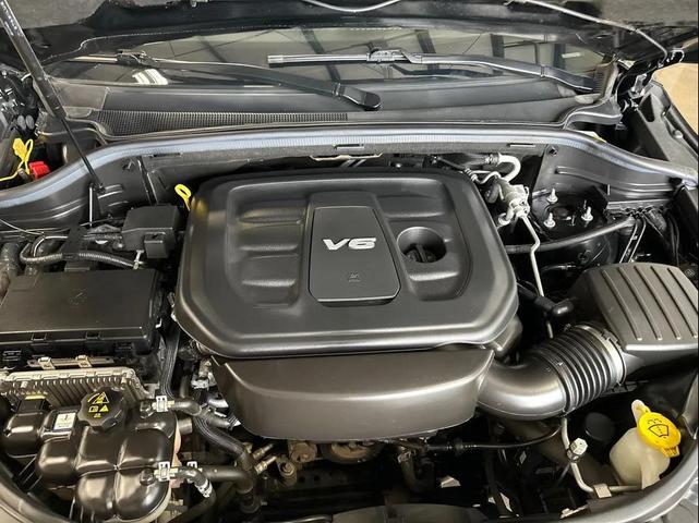 Photo of 2018 DB Black Clearcoat Dodge Durango
