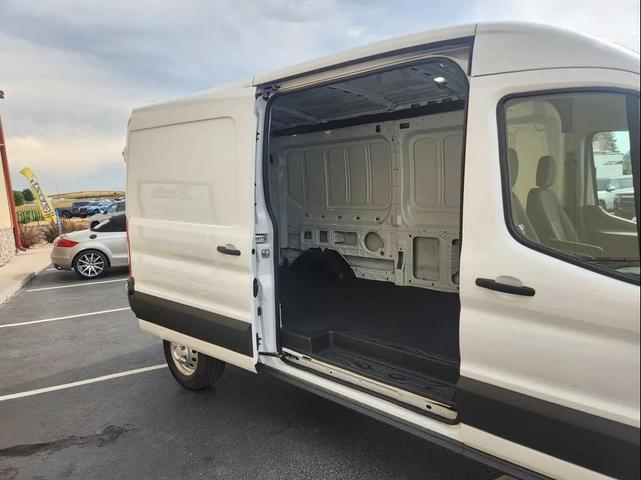 Photo of 2025 Oxford White Ford Transit-250