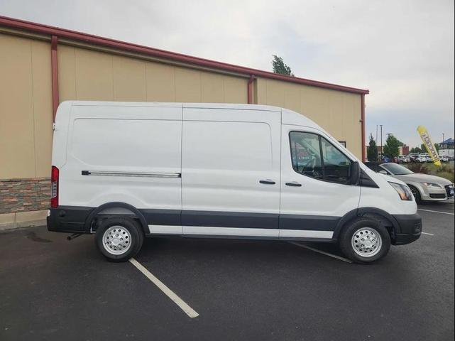 Photo of 2025 Oxford White Ford Transit-250