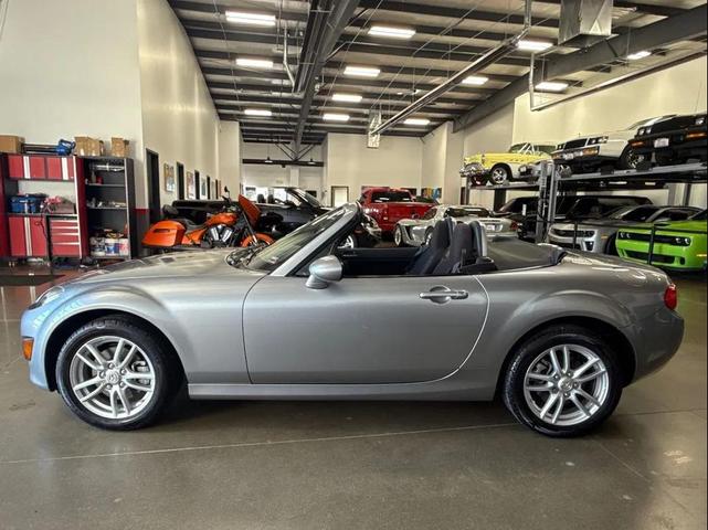 Photo of 2009 Silver Mazda MX-5 Miata