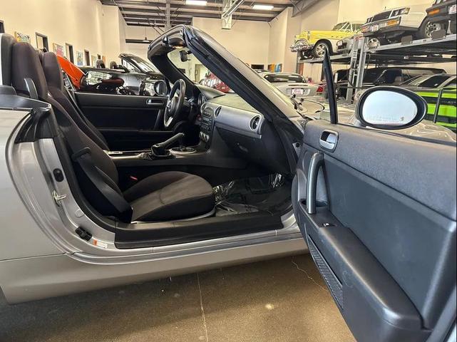Photo of 2009 Silver Mazda MX-5 Miata