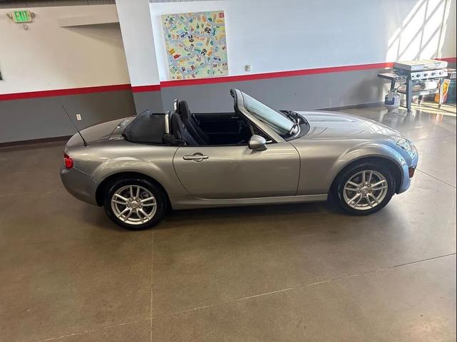 Photo of 2009 Silver Mazda MX-5 Miata