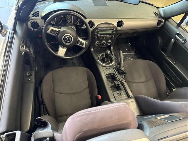 Photo of 2009 Silver Mazda MX-5 Miata