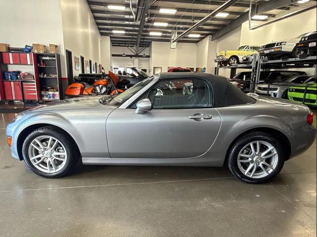 Photo of 2009 Silver Mazda MX-5 Miata