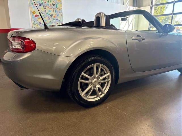 Photo of 2009 Silver Mazda MX-5 Miata