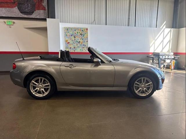 Photo of 2009 Silver Mazda MX-5 Miata