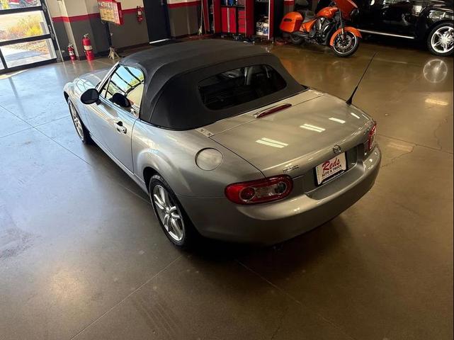 Photo of 2009 Silver Mazda MX-5 Miata