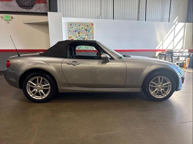 Photo of 2009 Silver Mazda MX-5 Miata