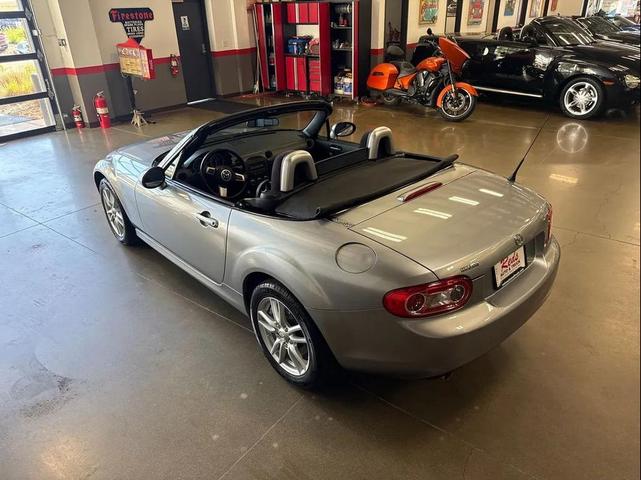 Photo of 2009 Silver Mazda MX-5 Miata