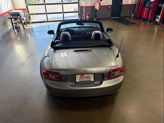Photo of 2009 Silver Mazda MX-5 Miata