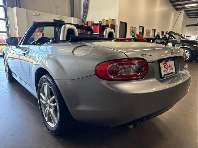 Photo of 2009 Silver Mazda MX-5 Miata