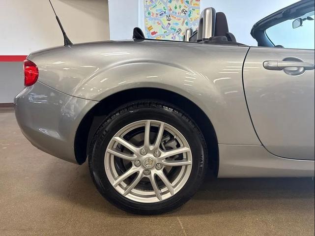 Photo of 2009 Silver Mazda MX-5 Miata