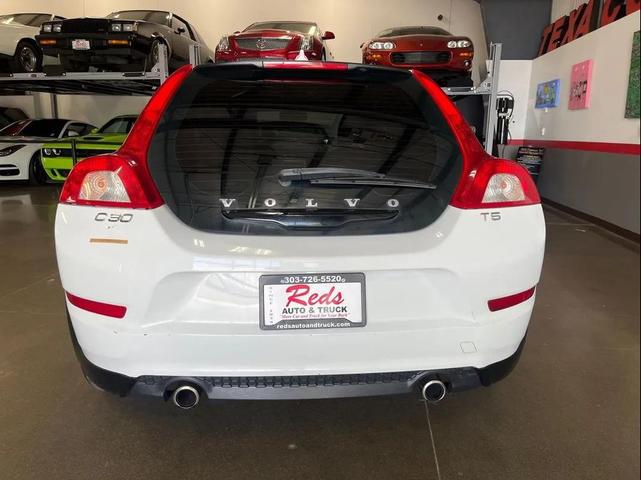 Photo of 2011 White Volvo C30
