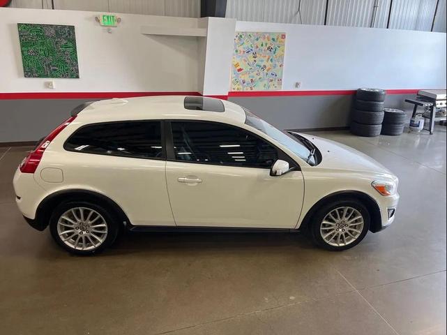 Photo of 2011 White Volvo C30
