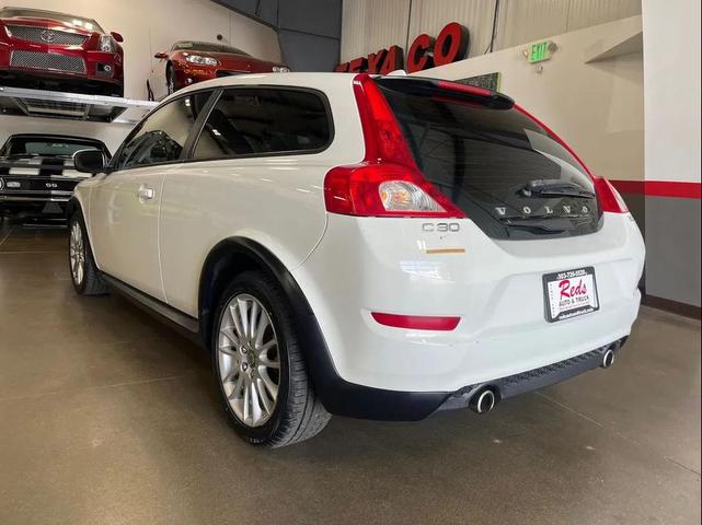 Photo of 2011 White Volvo C30