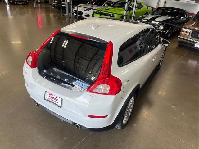 Photo of 2011 White Volvo C30