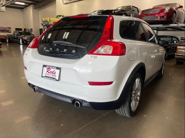 Photo of 2011 White Volvo C30