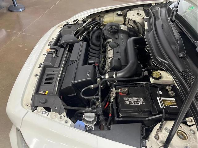 Photo of 2011 White Volvo C30