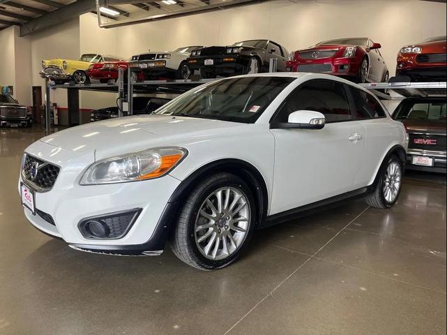 Photo of 2011 White Volvo C30