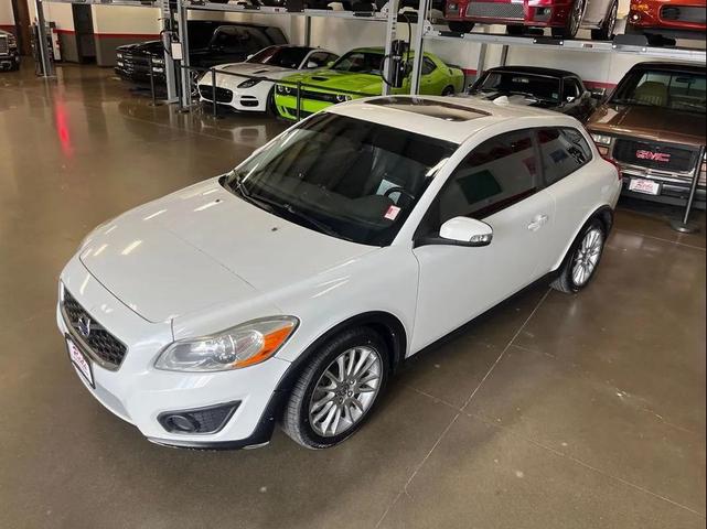 Photo of 2011 White Volvo C30