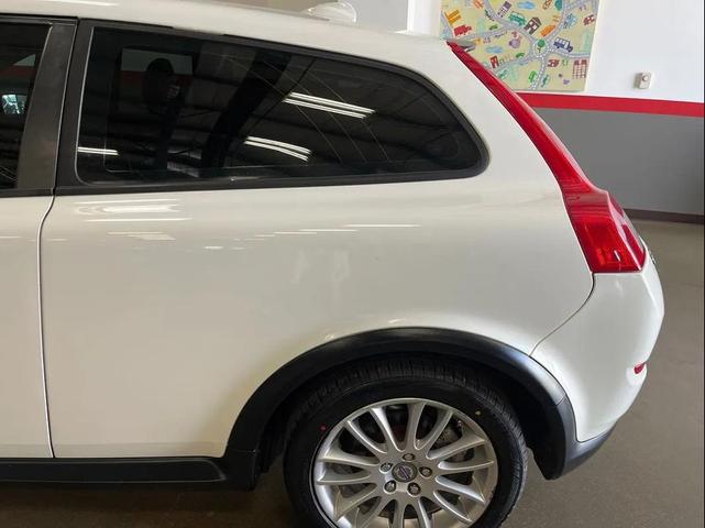 Photo of 2011 White Volvo C30