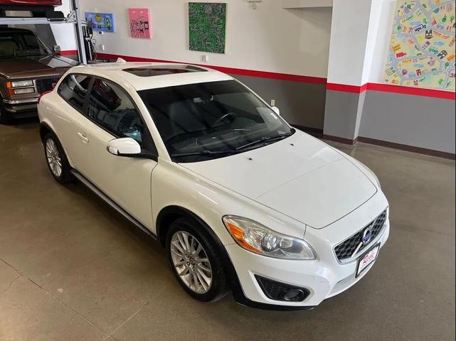 Photo of 2011 White Volvo C30